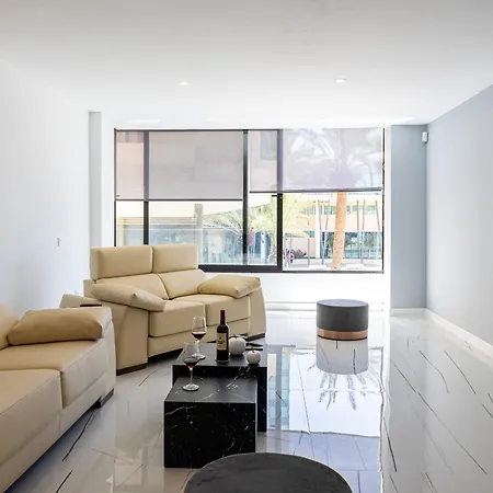 Appartamento Becky Deluxe 3bd By Hh *